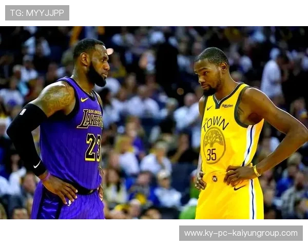 巨星比拼：詹姆斯和杜兰特的巅峰对决！，詹姆斯和杜兰特联手会有多强